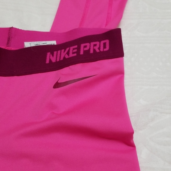 Nike pro dri fit size small - Picture 2 of 3